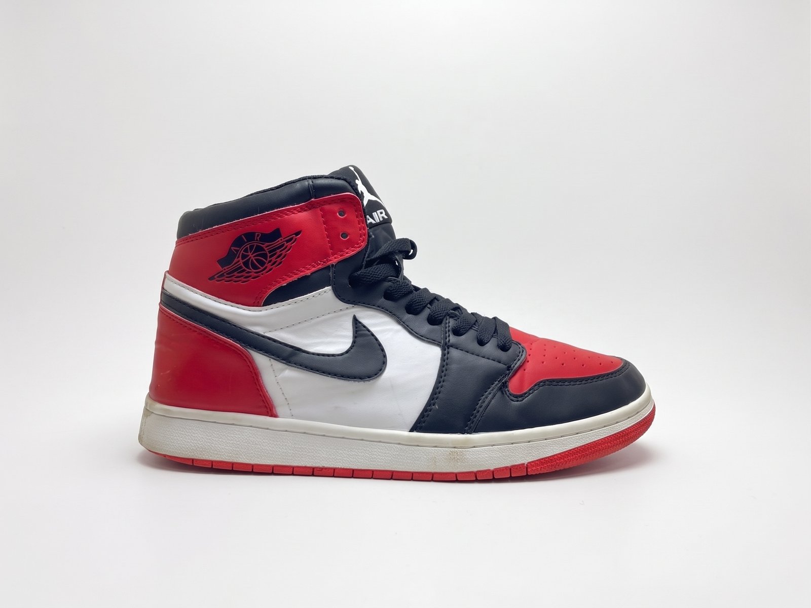 Air Jordan 1 Mid Bred Toe